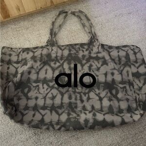 ALO Yoga Gray and Black Tote Bag